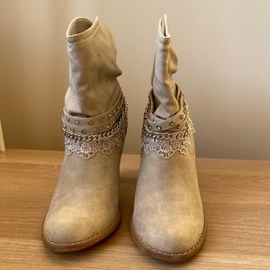 Bling detail cowboy boots